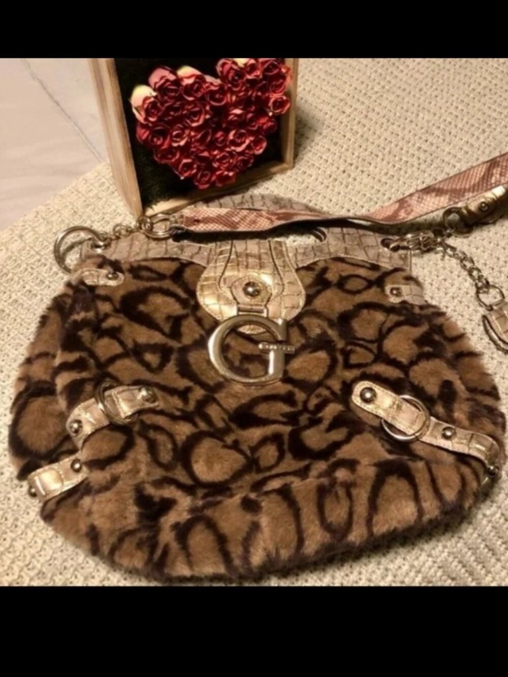 Vintage fur monogram Guess bag